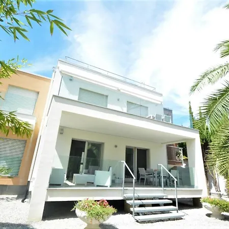 Borgo Paradiso Holidays Apartment
