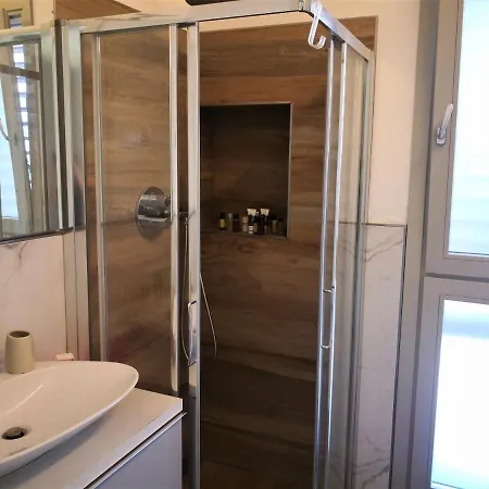 Borgo Paradiso Holidays Apartment *